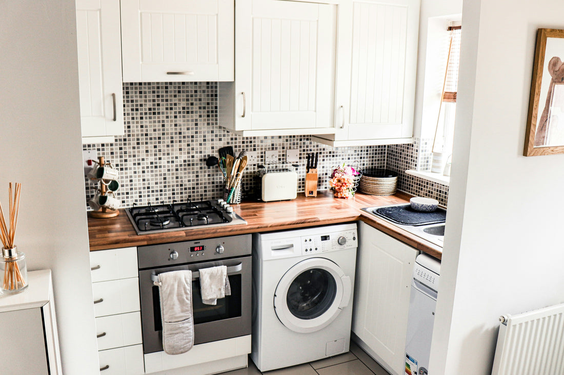 Countertop Electric Composters vs Sensor Trash Cans: Choosing the Right Waste Solution for Small Homes